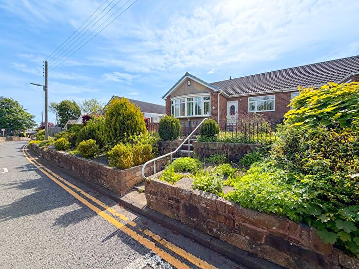 3 Bedroom Semi-Detached Bungalow For Sale In Roxburgh Close, Winlaton, NE21