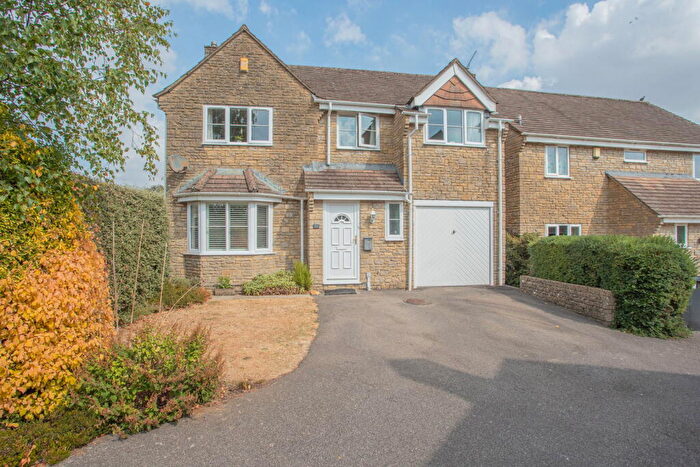 4 Bedroom Detached House For Sale In Northlands Way, Tetbury, GL8