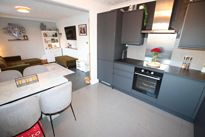 2 Bedroom Bungalow For Sale In Ferndale Close, Clacton On Sea, CO15