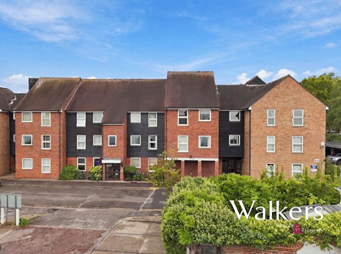 2 Bedroom Flat For Sale In Haslers Court, Fryerning Lane, CM4