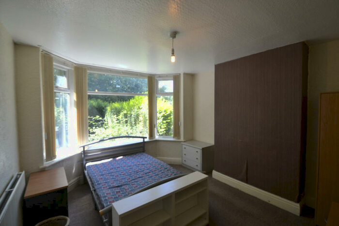 4 Bedroom Semi-Detached House To Rent In Sherwood Street, Manchester, M14