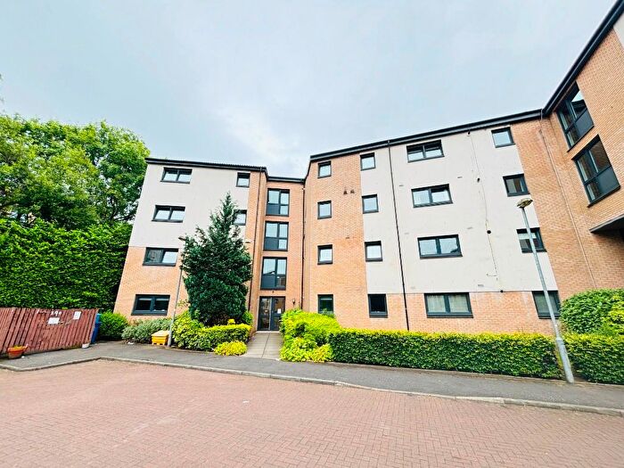2 Bedroom Flat To Rent In Kilmarnock Road, Shawlands, Glasgow, G43