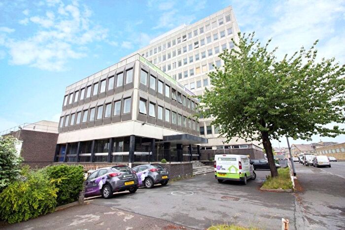 1 Bedroom Flat For Sale In Colonnade House, Sunbridge Road, Bradford, West Yorkshire, BD1
