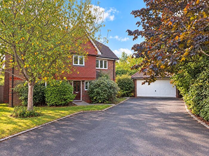 5 Bedroom Detached House For Sale In Oxfordshire Place, Warfield, Berkshire, RG42