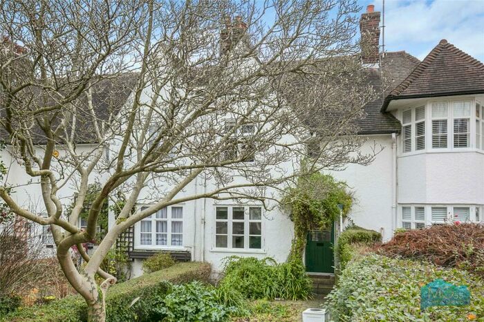 3 Bedroom House To Rent In Wordsworth Walk, Golders Green, London, NW11