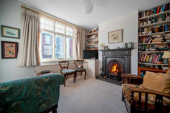 2 Bedroom Semi-Detached House To Rent In Rupert Road, Guildford, Gu1, Guildford GU2