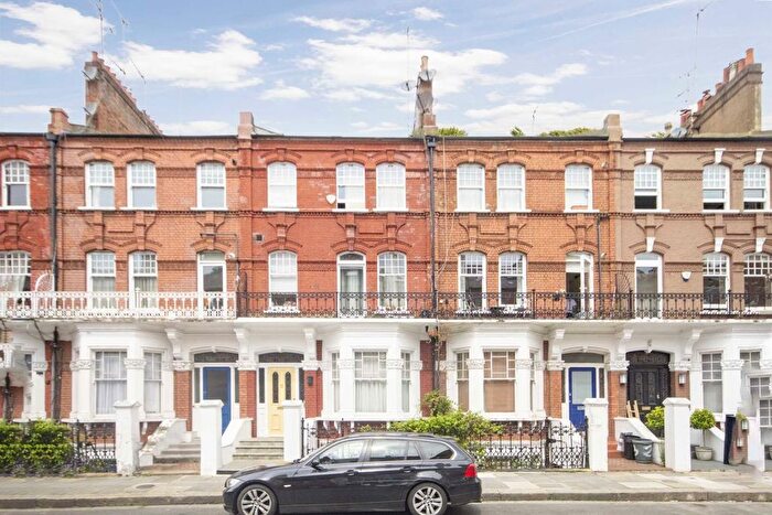 1 Bedroom Flat To Rent In Stonor Road, London, W14