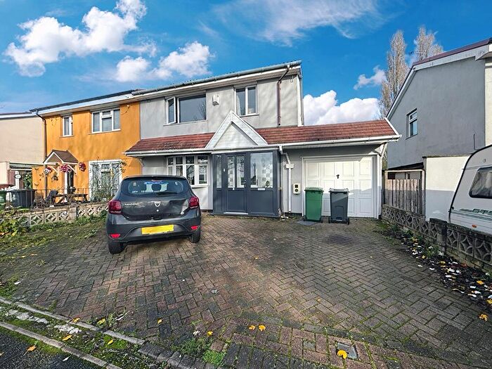 3 Bedroom Semi Detached House To Rent In Severn Road, Walsall, WS3