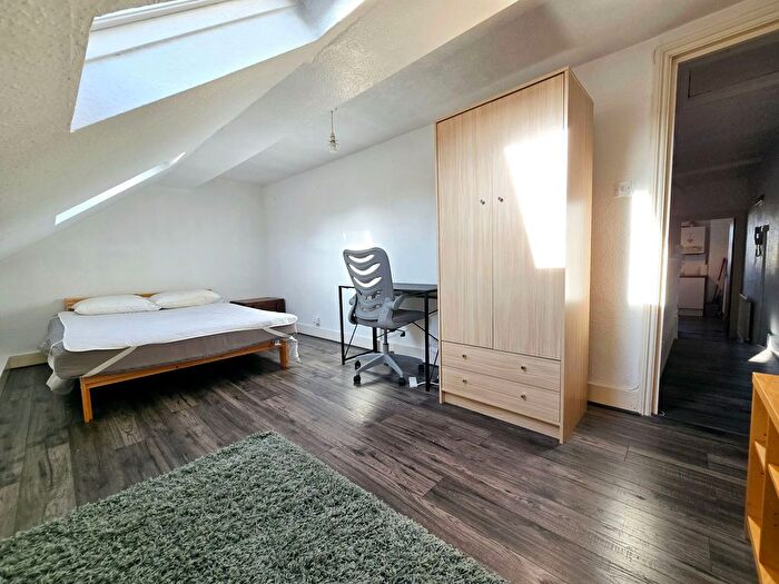 1 Bedroom Flat To Rent In Gilbey Road, London, SW17