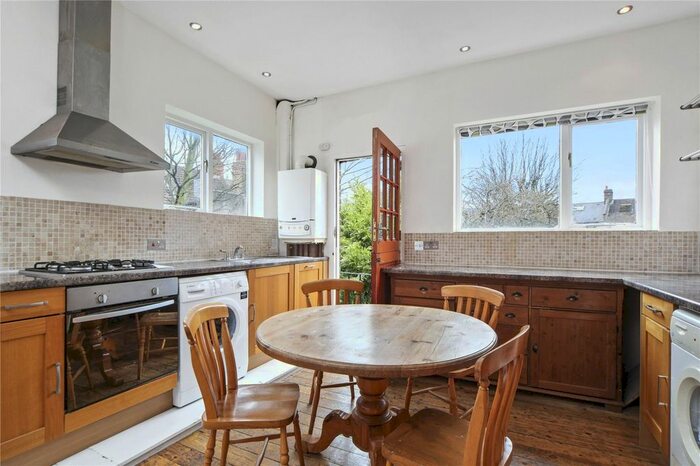 2 Bedroom Maisonette To Rent In Eynham Road, London, W12