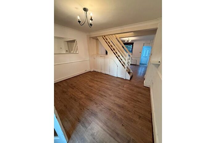 3 Bedroom Semi-Detached House To Rent In Exeter Road, Addiscombe, Croydon, CR0