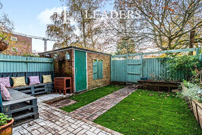 2 Bedroom Apartment For Sale In St Vincent Road, Walton-on-Thames, Surrey, KT12