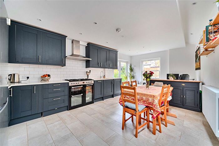 3 Bedroom End Of Terrace House For Sale In Alma Grove, London, SE1