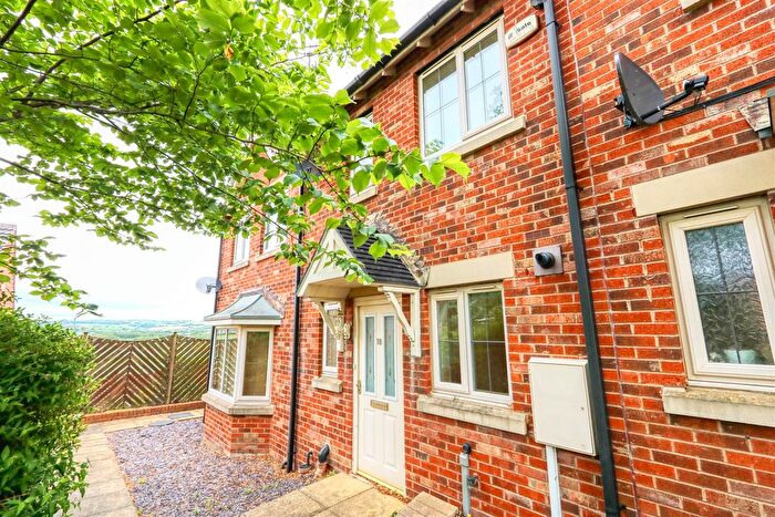 2 Bedroom Town House To Rent In Martindale Close, Staveley, Chesterfield, Derbyshire, S43