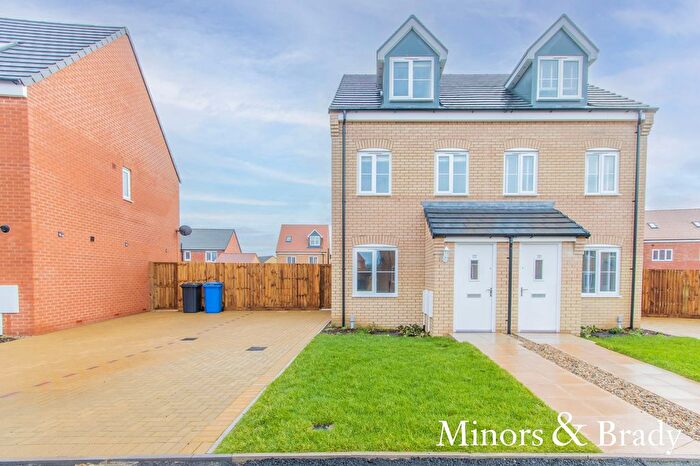 3 Bedroom Semi Detached House To Rent In Kearney Drive, Oulton, NR32