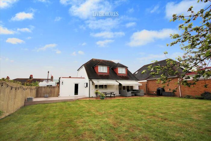 4 Bedroom Detached House For Sale In Main Road, Hextable, Swanley, BR8