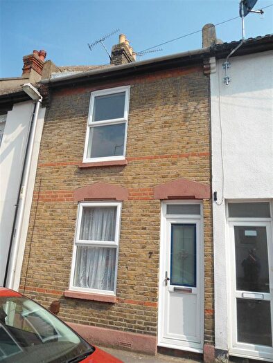 2 Bedroom House To Rent In Catherine Street, Rochester, ME1