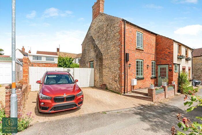 3 Bedroom Semi-detached House For Sale In Puddingbag Lane, Bozeat, NN29