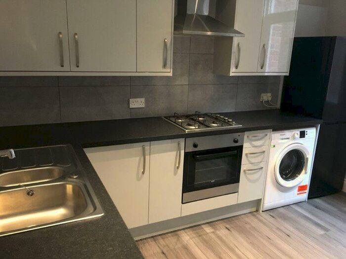 4 Bedroom Maisonette To Rent In Otterburn Villa's North, Jesmond, NE2