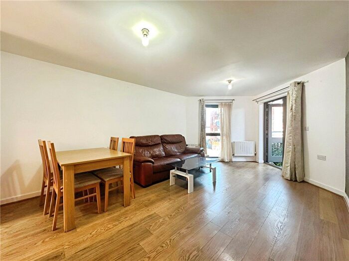 2 Bedroom Flat To Rent In Page Road, Feltham, TW14