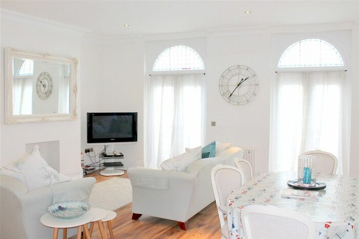 2 Bedroom Flat To Rent In West Cliff Mansions, Cliff Street, CT11