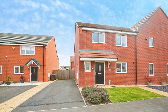 3 Bedroom Semi Detached House For Sale In Rocheford Way, Grendon, CV9