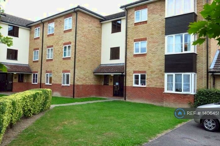 2 Bedroom Flat To Rent In Tamarin Gardens, Cambridge, CB1