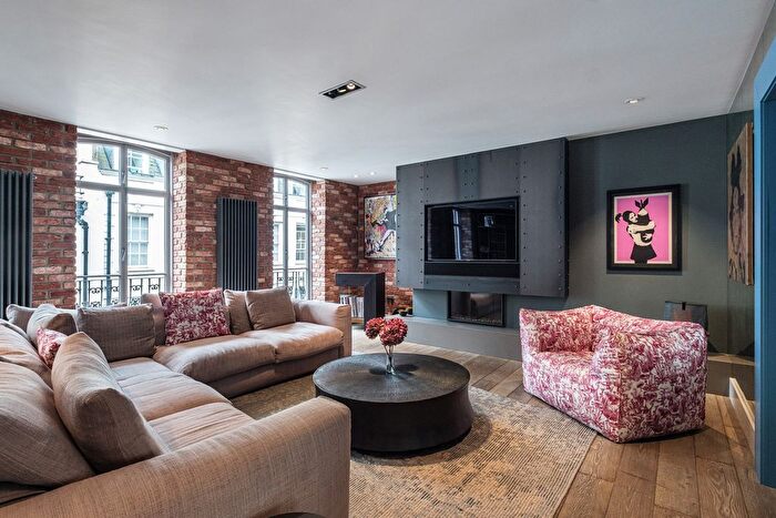 3 Bedroom Flat For Sale In Buckingham Street, London, WC2N