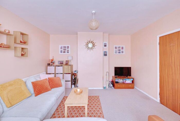 3 Bedroom Terraced House For Sale In Shannon Way, Aveley, RM15