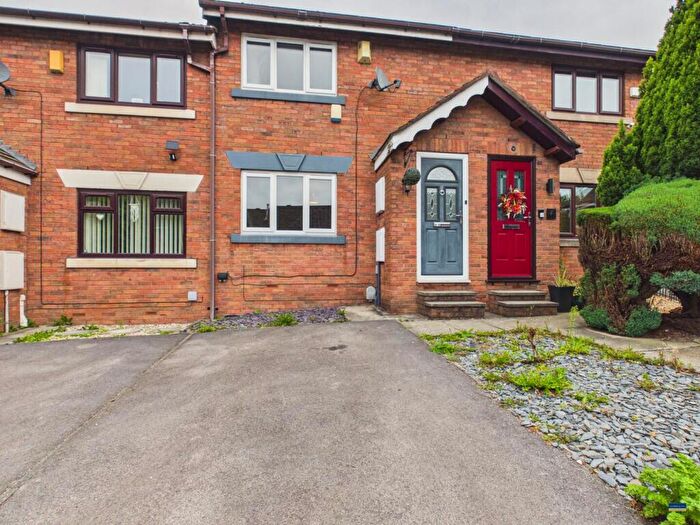 3 Bedroom Terraced House For Sale In Dean Brook Close, Manchester, M40