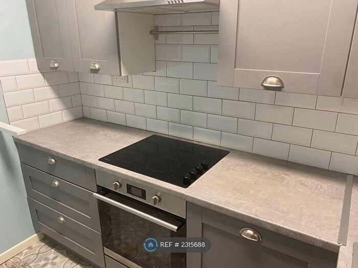 2 Bedroom Flat To Rent In Old Allerton Road, Liverpool, L18