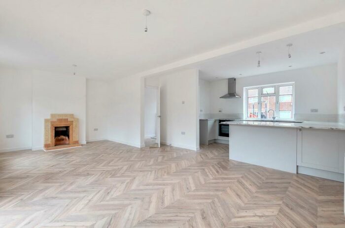 4 Bedroom Semi-Detached House To Rent In Eldon Close, King's Somborne, Stockbridge, Hampshire, SO20