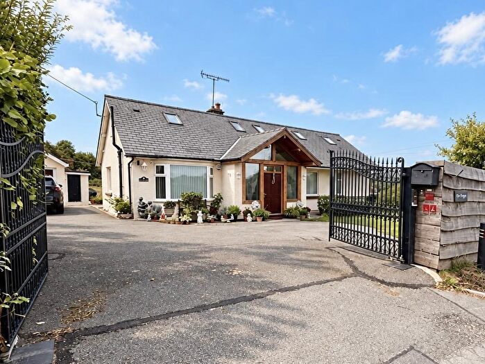 3 Bedroom Detached Bungalow For Sale In Tyn Y Groes, LL32