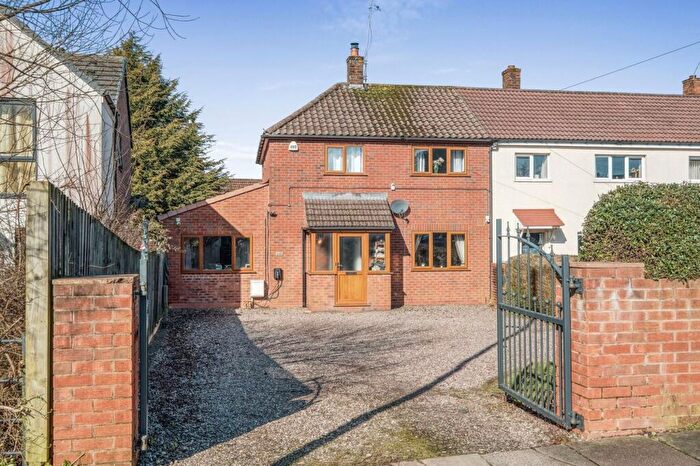 4 Bedroom End Of Terrace House For Sale In Tessall Lane, Birmingham, B31