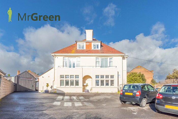 2 Bedroom Apartment To Rent In Warren Edge Close, Bournemouth, Dorset, BH6