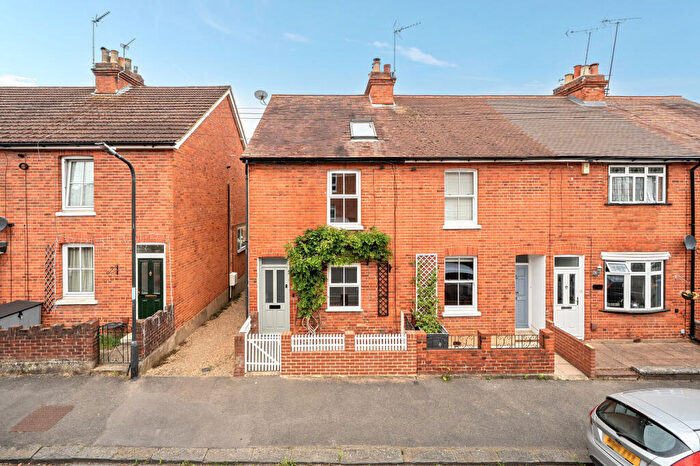 3 Bedroom End Of Terrace House For Sale In College Glen, Maidenhead, SL6