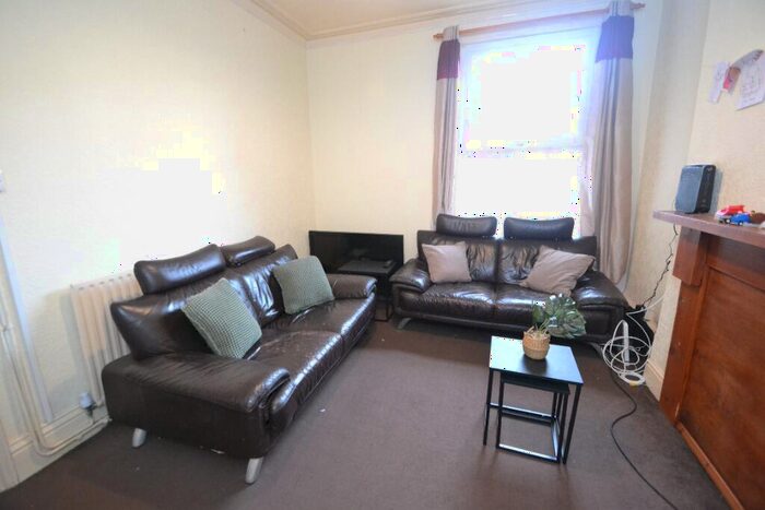 5 Bedroom Detached House To Rent In Epperstone Road, West Bridgford, NG2