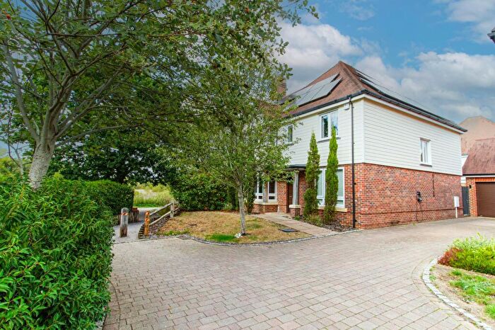 4 Bedroom Detached House For Sale In Moorhens, Fleet, GU51