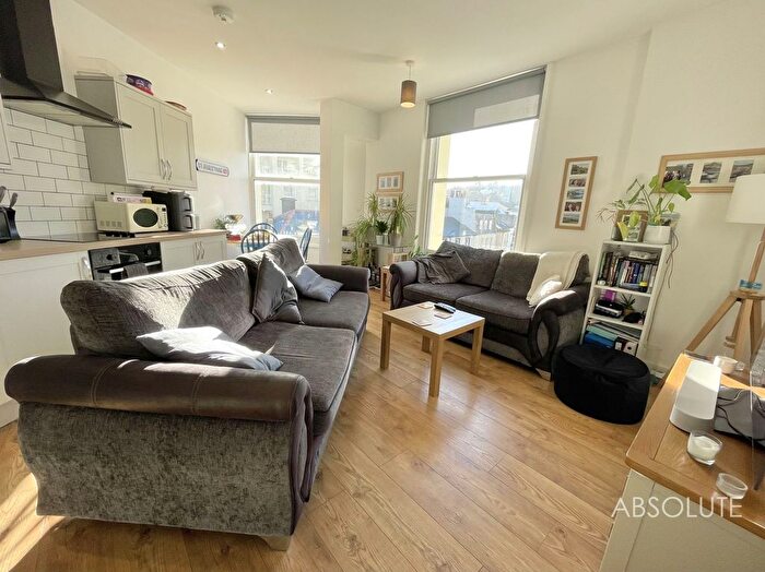 2 Bedroom Flat To Rent In Fleet Street, Torquay, TQ2