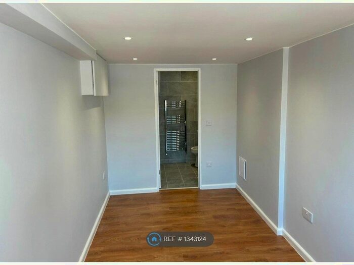 4 Bedroom Terraced House To Rent In Barron Road, Birmingham, B31