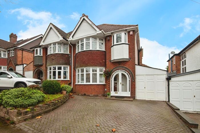 3 Bedroom Semi Detached House For Sale In Whitley Court Road, Birmingham, West Midlands, B32