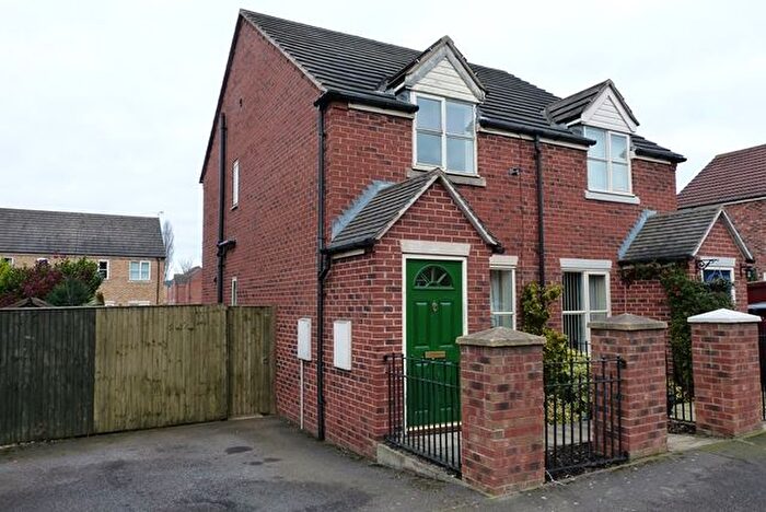 2 Bedroom Semi-Detached House To Rent In Temple Road, Scunthorpe, DN17