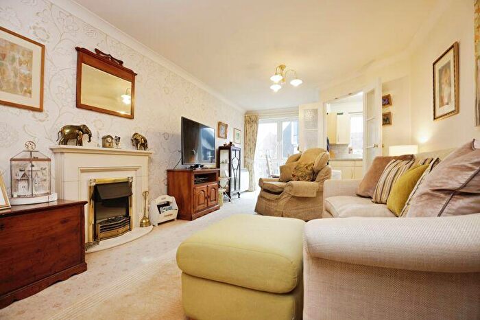 2 Bedroom Retirement Property For Sale In Hathaway Court, Stratford-upon-Avon, CV37