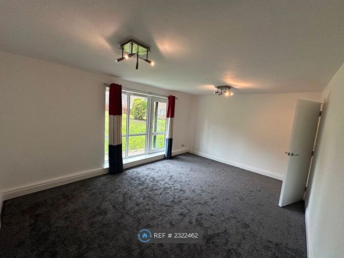 2 Bedroom Flat To Rent In Keith Park Road, Uxbridge, UB10