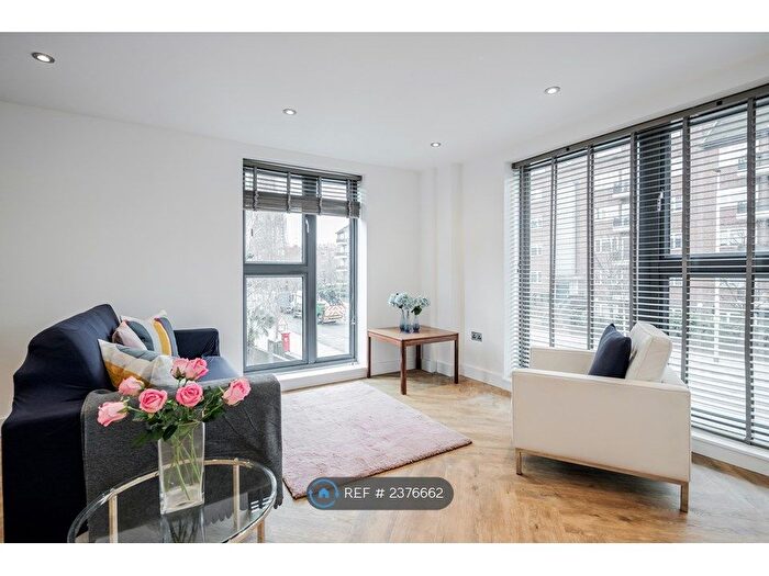 2 Bedroom Flat To Rent In Hodgson Apartments, London, SW8