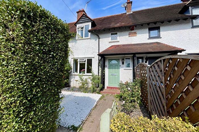 2 Bedroom Terraced House For Sale In Vale Road, Claygate, KT10