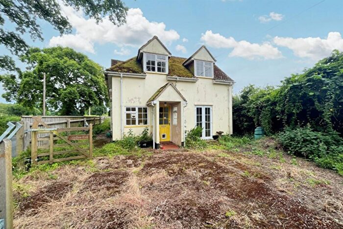 4 Bedroom Detached House For Sale In Hale, SP6