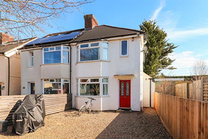 2 Bedroom Semi Detached House For Sale In The Westering, Cambridge, CB5