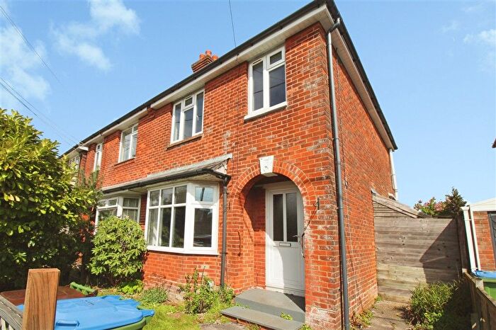 3 Bedroom Semi-detached House For Sale In Hinkler Road, Southampton, SO19