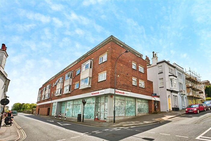 2 Bedroom Flat For Sale In Melville Street, Isle Of Wight, PO33